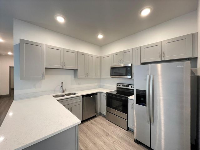 10 GUAVA LANE COURSE, Ocklawaha, FL 32179