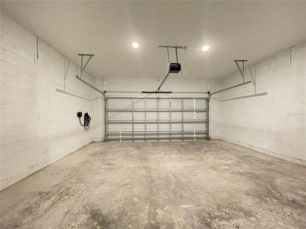 Image 15 of property listing at 10 GUAVA LANE COURSE, Ocklawaha, FL 32179