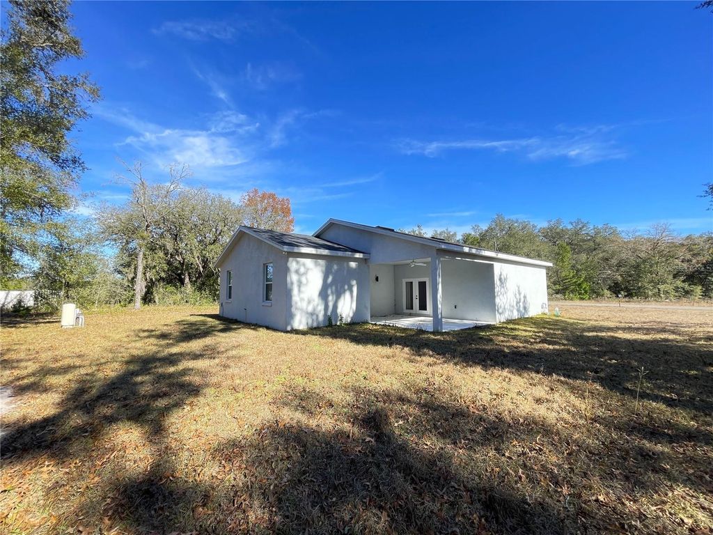 Image 17 of property listing at 10 GUAVA LANE COURSE, Ocklawaha, FL 32179