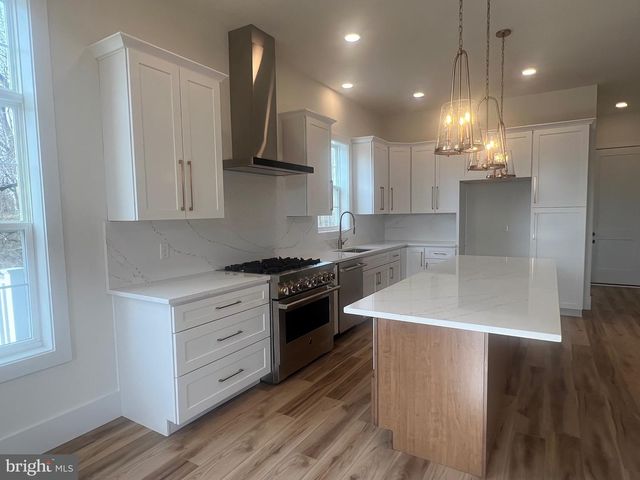 171 ELLICOTT RD, Avondale, PA 19311