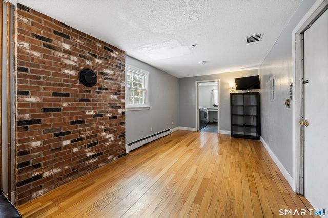 1 Grandview Court, Norwich, CT 06360