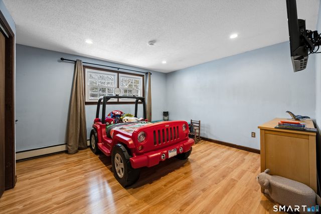 1 Grandview Court, Norwich, CT 06360