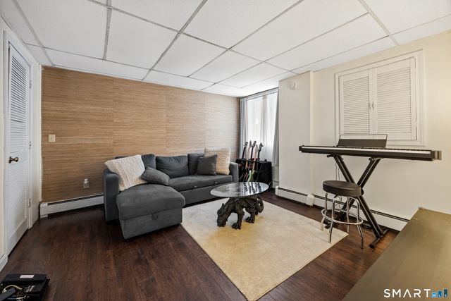 1 Grandview Court, Norwich, CT 06360