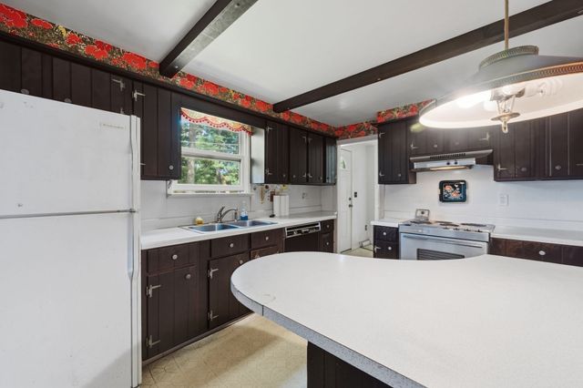 44 Cottage Rd, Enfield, CT 06082