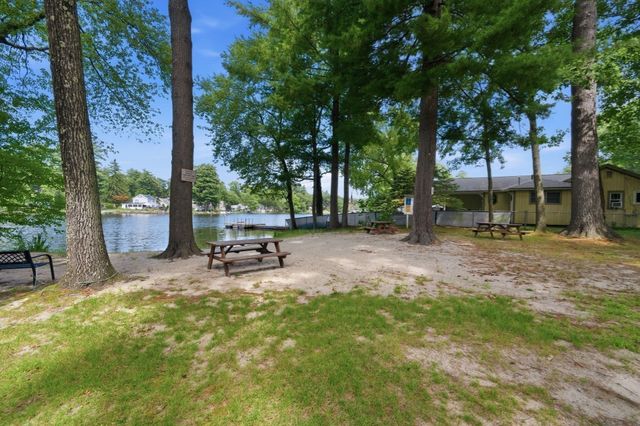 44 Cottage Rd, Enfield, CT 06082