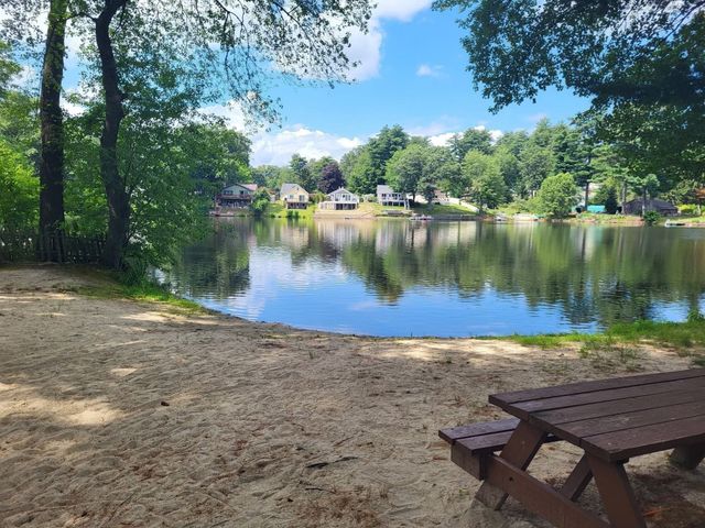 44 Cottage Rd, Enfield, CT 06082