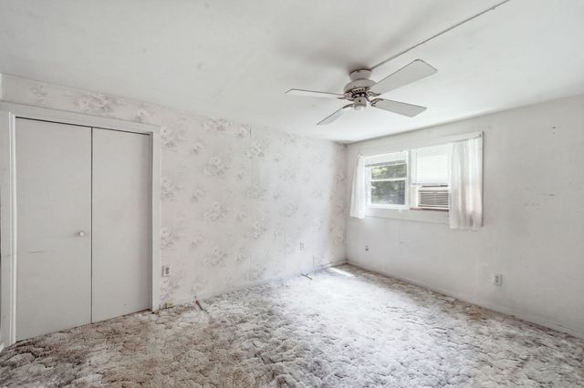 44 Cottage Rd, Enfield, CT 06082