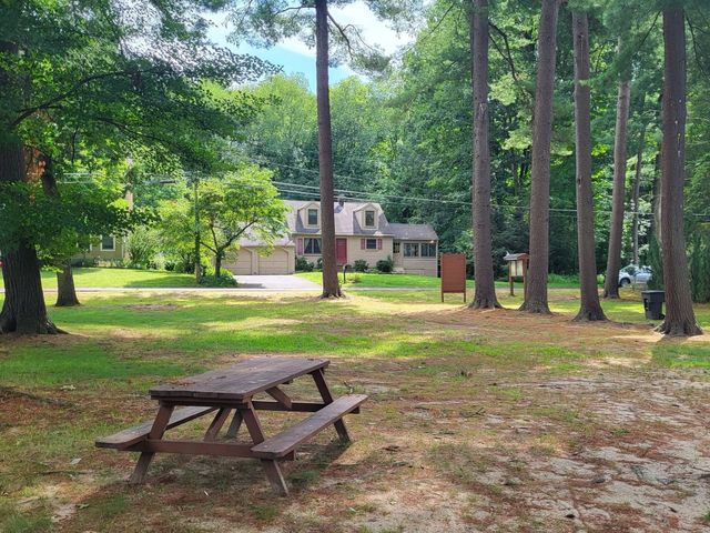 44 Cottage Rd, Enfield, CT 06082