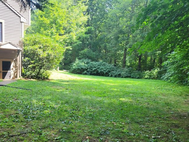 44 Cottage Rd, Enfield, CT 06082