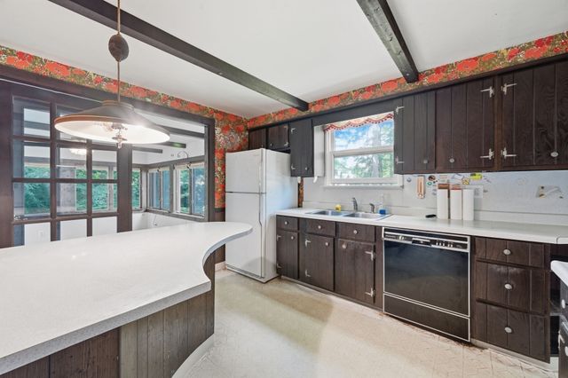 44 Cottage Rd, Enfield, CT 06082