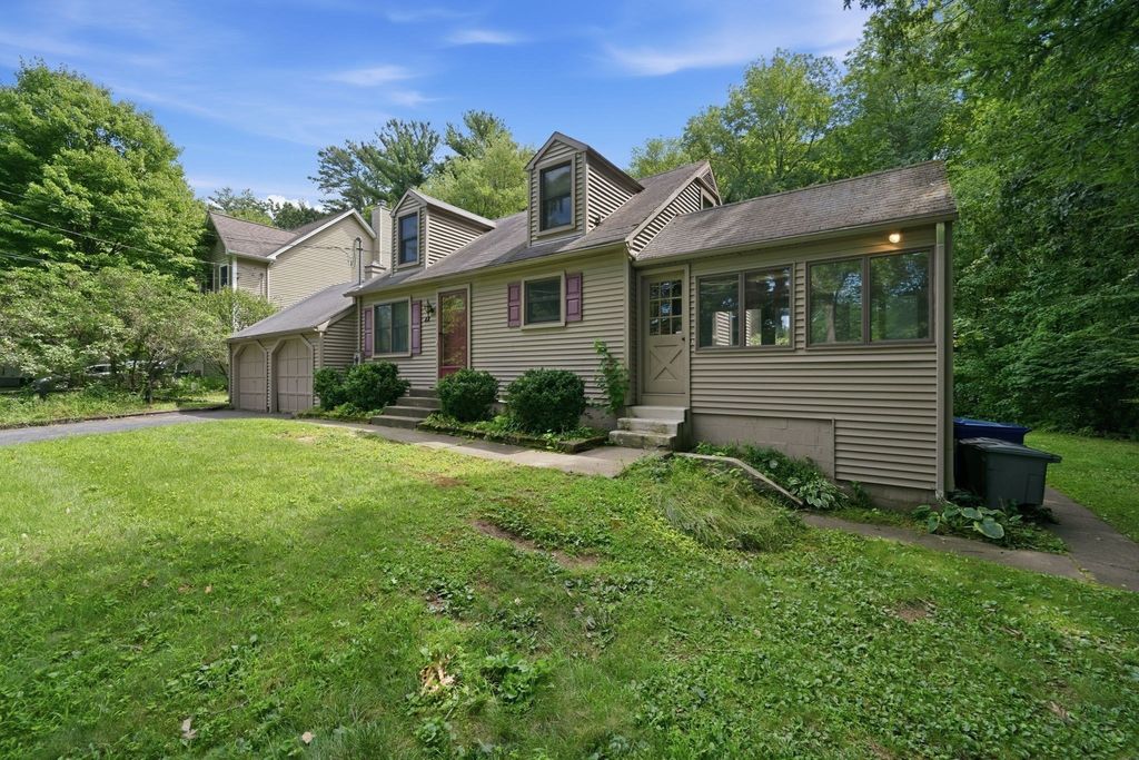 44 Cottage Rd, Enfield, CT 06082