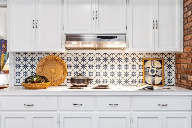 10130 SW 70th Ave, Pinecrest, FL 33156