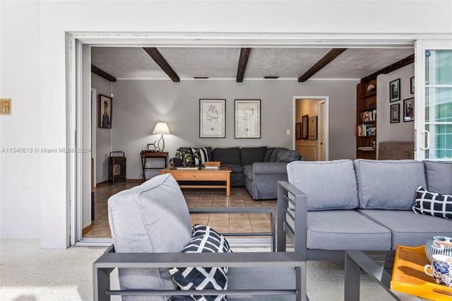 10130 SW 70th Ave, Pinecrest, FL 33156