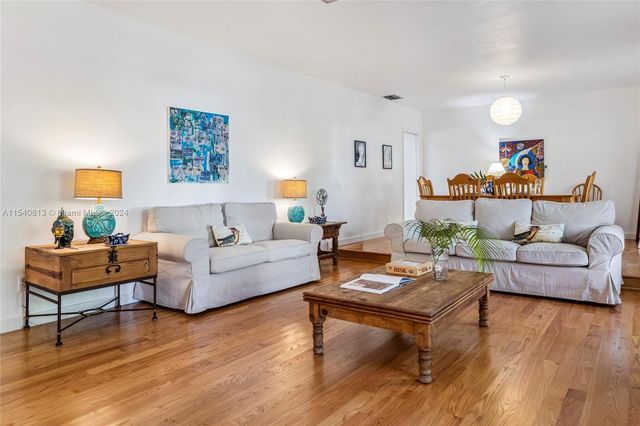 10130 SW 70th Ave, Pinecrest, FL 33156