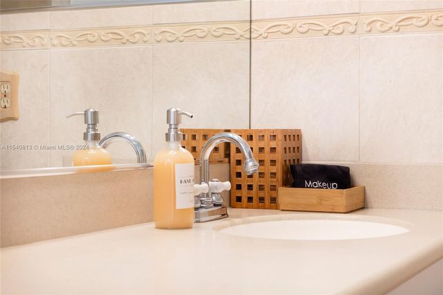 10130 SW 70th Ave, Pinecrest, FL 33156