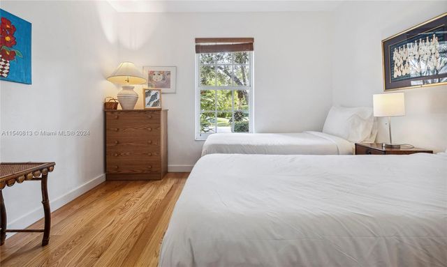 10130 SW 70th Ave, Pinecrest, FL 33156