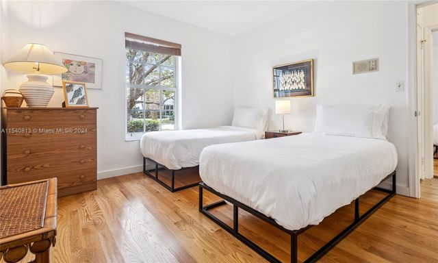 10130 SW 70th Ave, Pinecrest, FL 33156