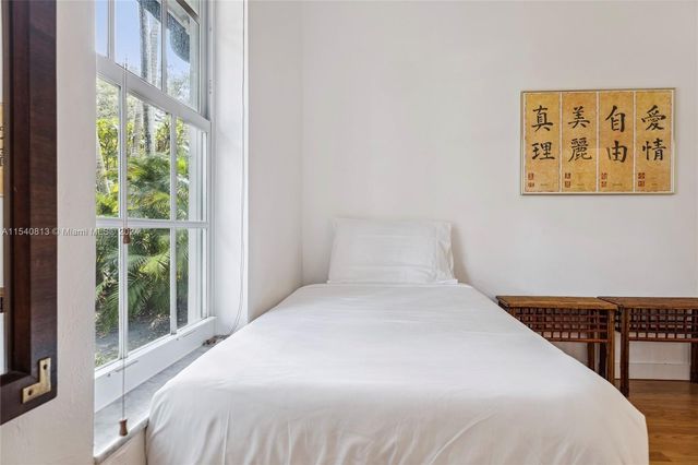 10130 SW 70th Ave, Pinecrest, FL 33156