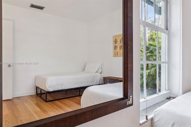 10130 SW 70th Ave, Pinecrest, FL 33156