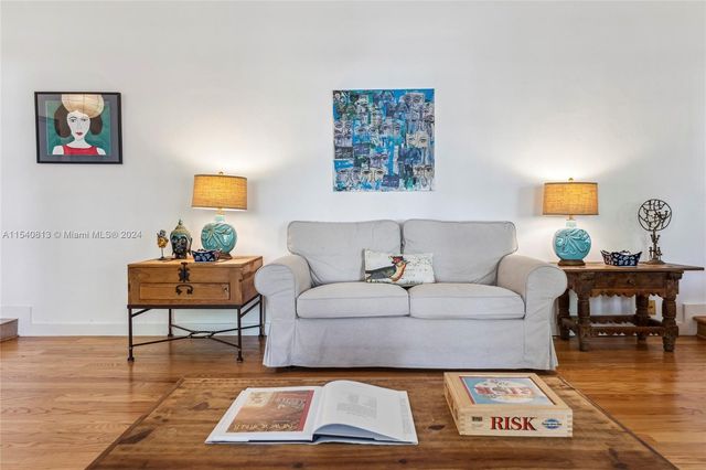 10130 SW 70th Ave, Pinecrest, FL 33156