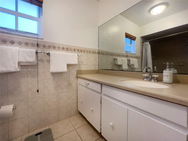 10130 SW 70th Ave, Pinecrest, FL 33156