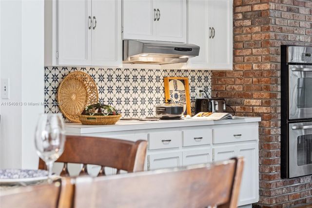 10130 SW 70th Ave, Pinecrest, FL 33156