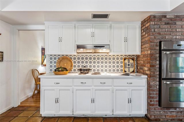 10130 SW 70th Ave, Pinecrest, FL 33156