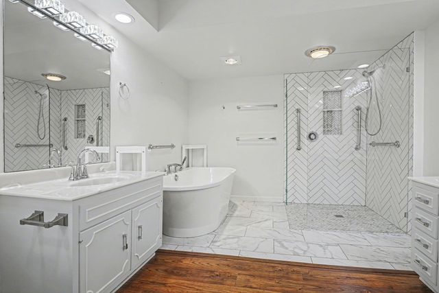 1704 Brookwood Drive, Elkhart, IN 46514