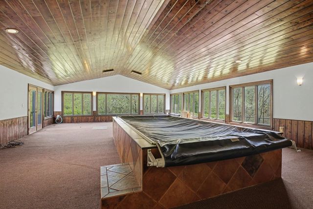 1704 Brookwood Drive, Elkhart, IN 46514