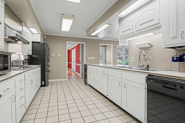 1704 Brookwood Drive, Elkhart, IN 46514