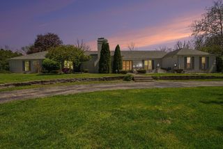 1704 Brookwood Drive, Elkhart, IN 46514