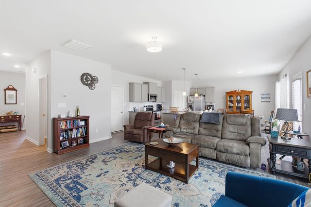 240 Winners Circle, Nicholasville, KY 40356