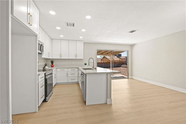 604 Overland Drive, Henderson, NV 89002