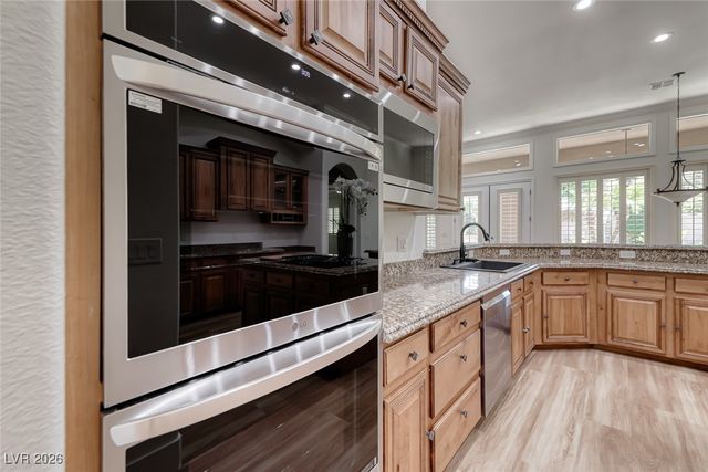 211 Viewmont Drive, Henderson, NV 89015