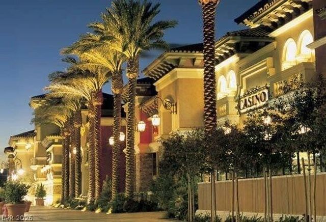 211 Viewmont Drive, Henderson, NV 89015