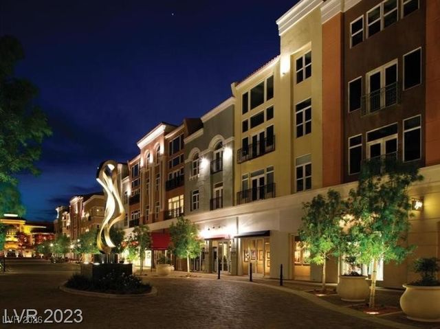 211 Viewmont Drive, Henderson, NV 89015