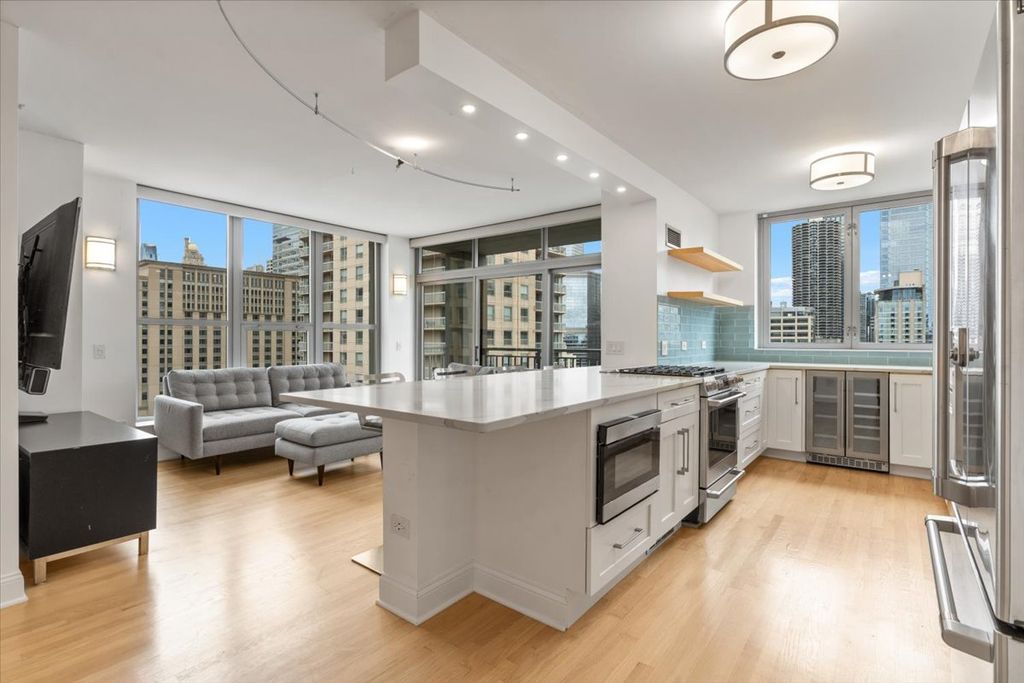 600 N Dearborn Street 1912, Chicago, IL 60654 — photo 3