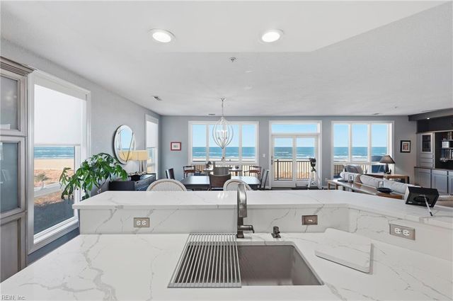 2314 Beach Castle Ln Apt 102, Virginia Beach, VA 23451