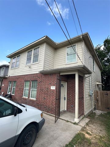 6942 Paris B, Houston, TX 77021