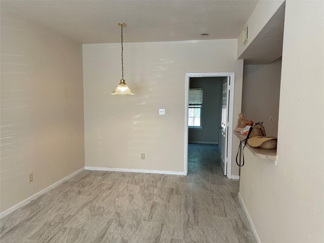 6942 Paris B, Houston, TX 77021