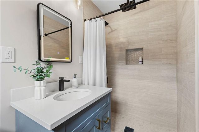 24110 Rensselaer Street, Oak Park, MI 48237