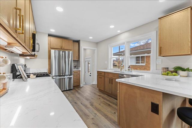 24110 Rensselaer Street, Oak Park, MI 48237