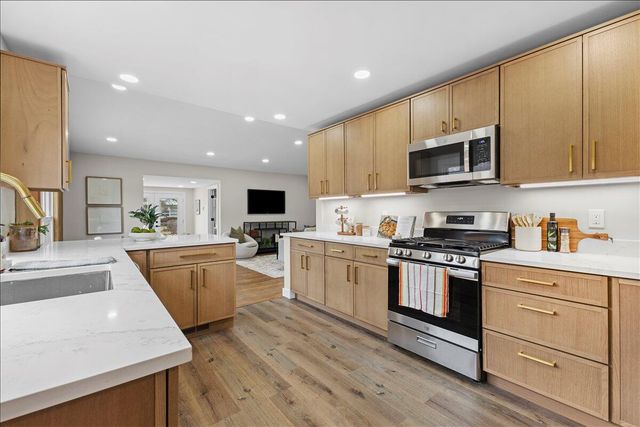 24110 Rensselaer Street, Oak Park, MI 48237