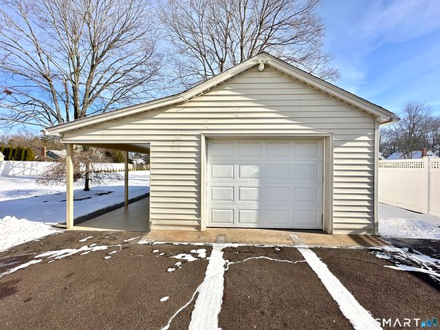 80 Southwest Avenue, Windsor Locks, CT 06096