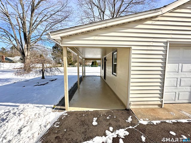 80 Southwest Avenue, Windsor Locks, CT 06096