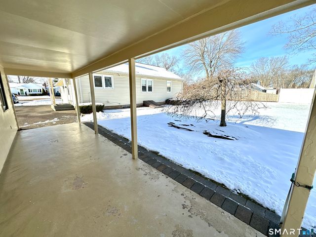 80 Southwest Avenue, Windsor Locks, CT 06096