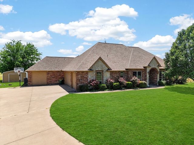 1035 Highland Road, Cleburne, TX 76033