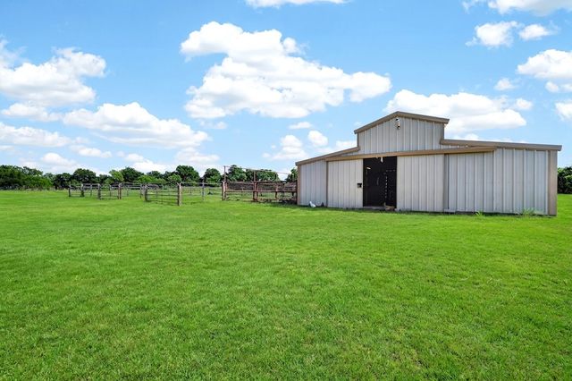1035 Highland Road, Cleburne, TX 76033