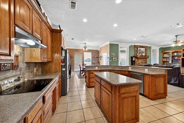 1035 Highland Road, Cleburne, TX 76033