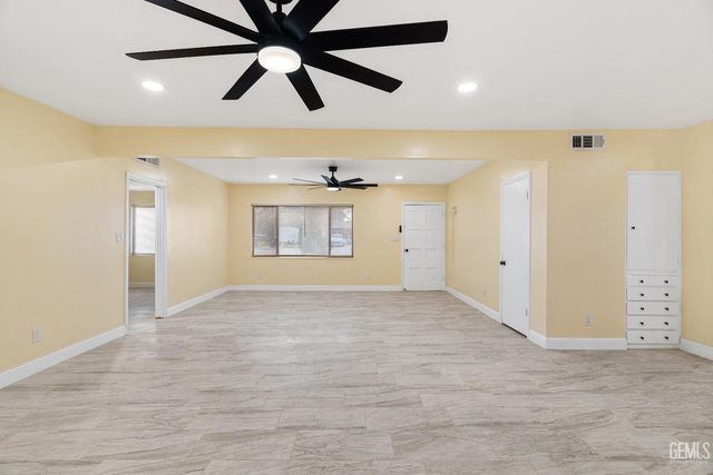 18478 Poplar Avenue, Shafter, CA 93263